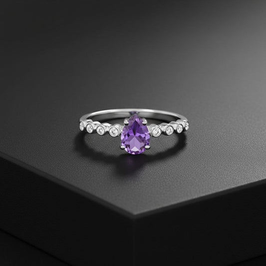 Royale Teardrop Ring